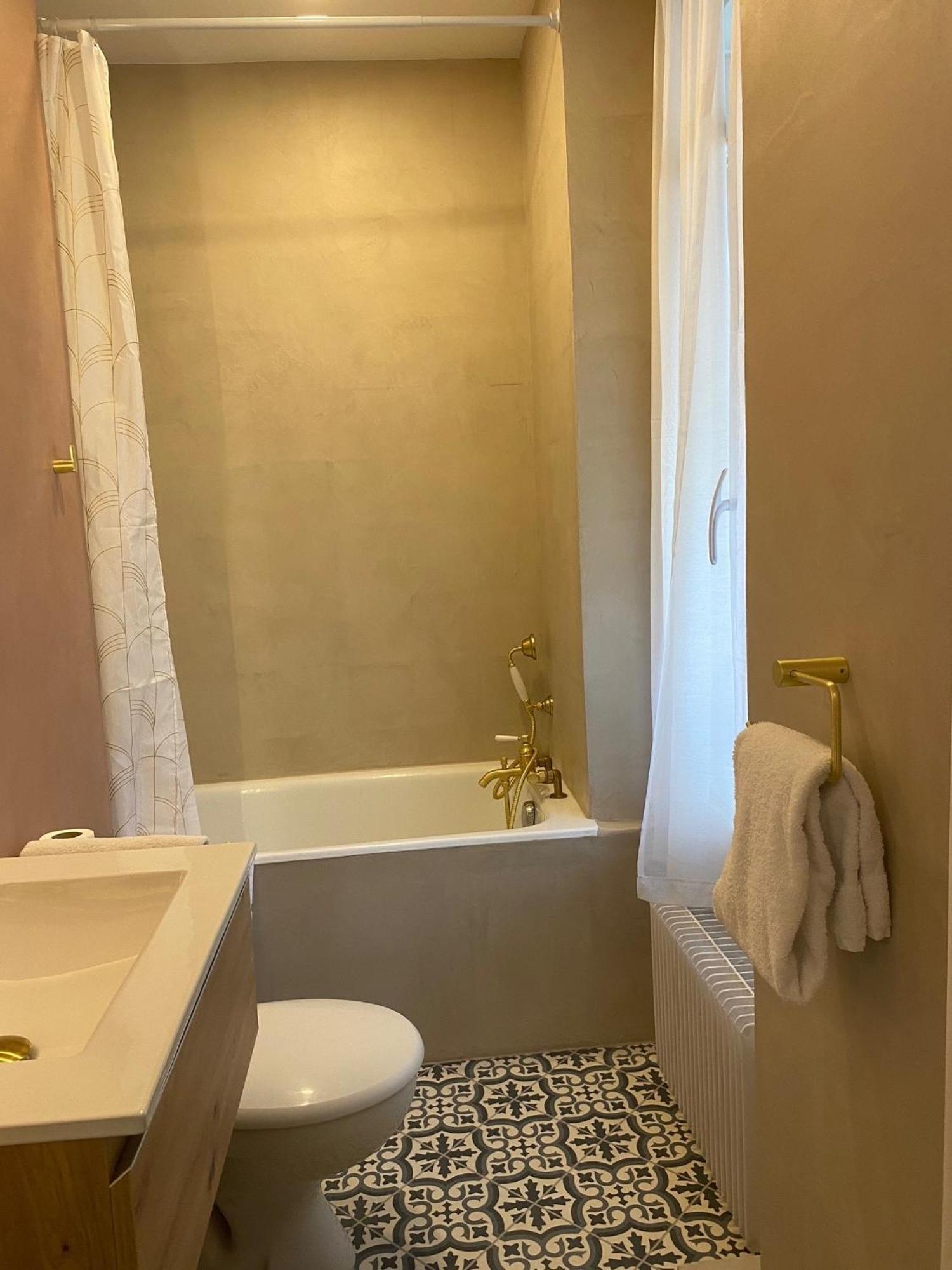 Hotel Boileau Paris Bagian luar foto