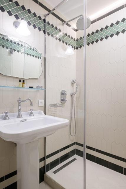 Hotel Boileau Paris Bagian luar foto