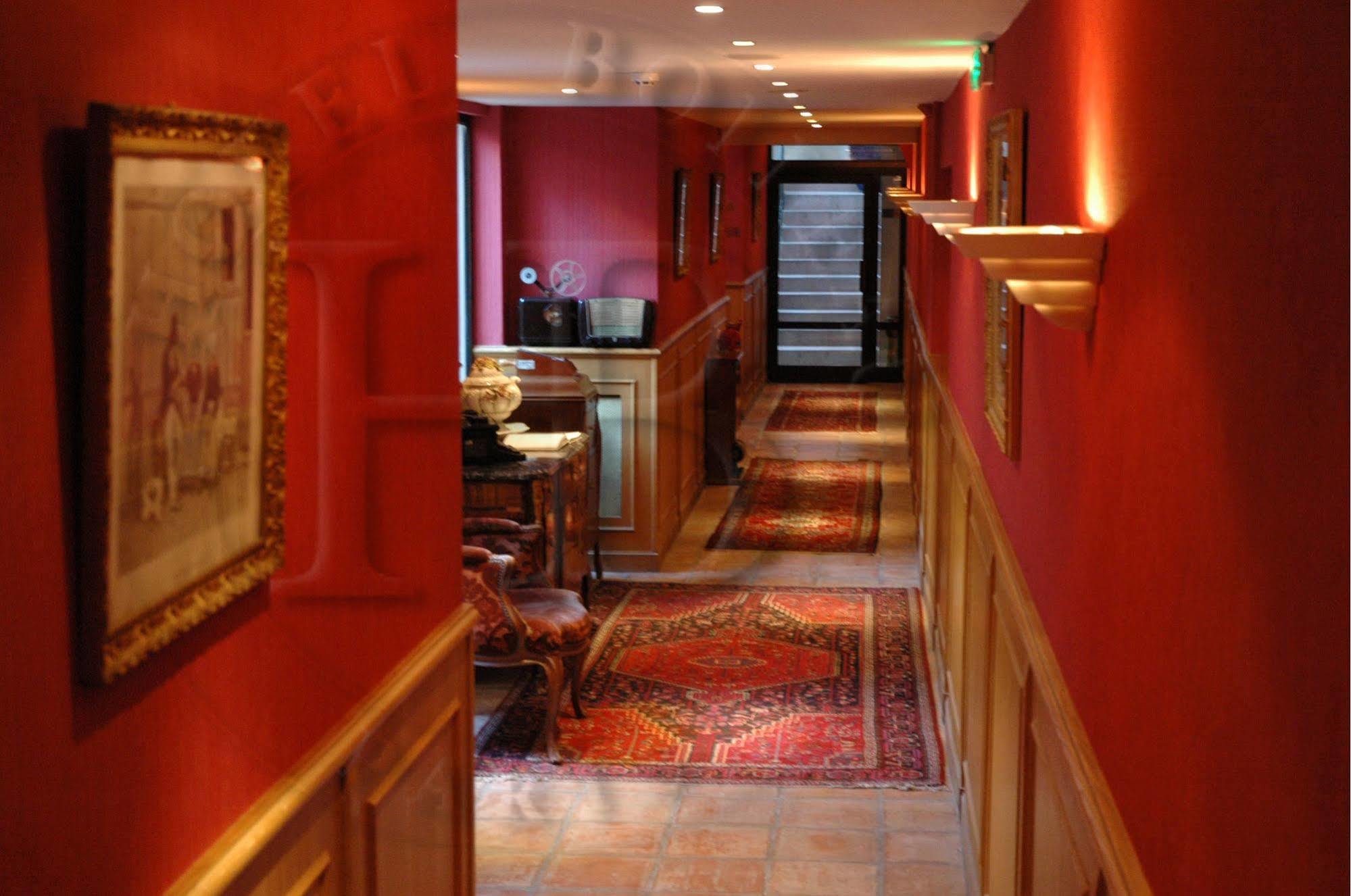 Hotel Boileau Paris Bagian luar foto