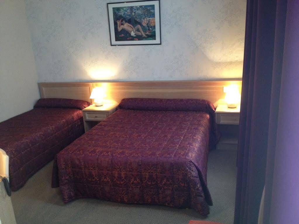 Hotel Boileau Paris Bagian luar foto